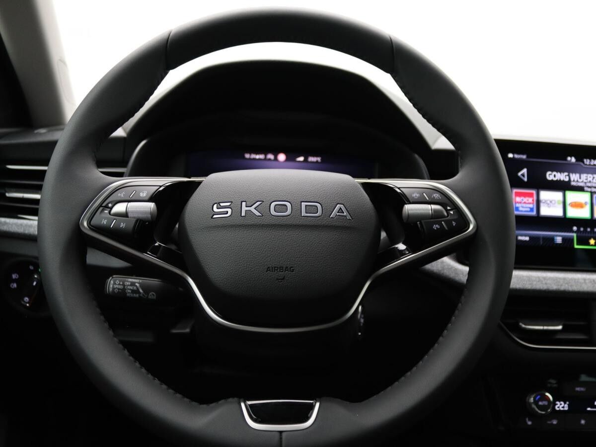 Skoda Scala Selection 1.0 TSI DSG / Matrix, ACC, RFK