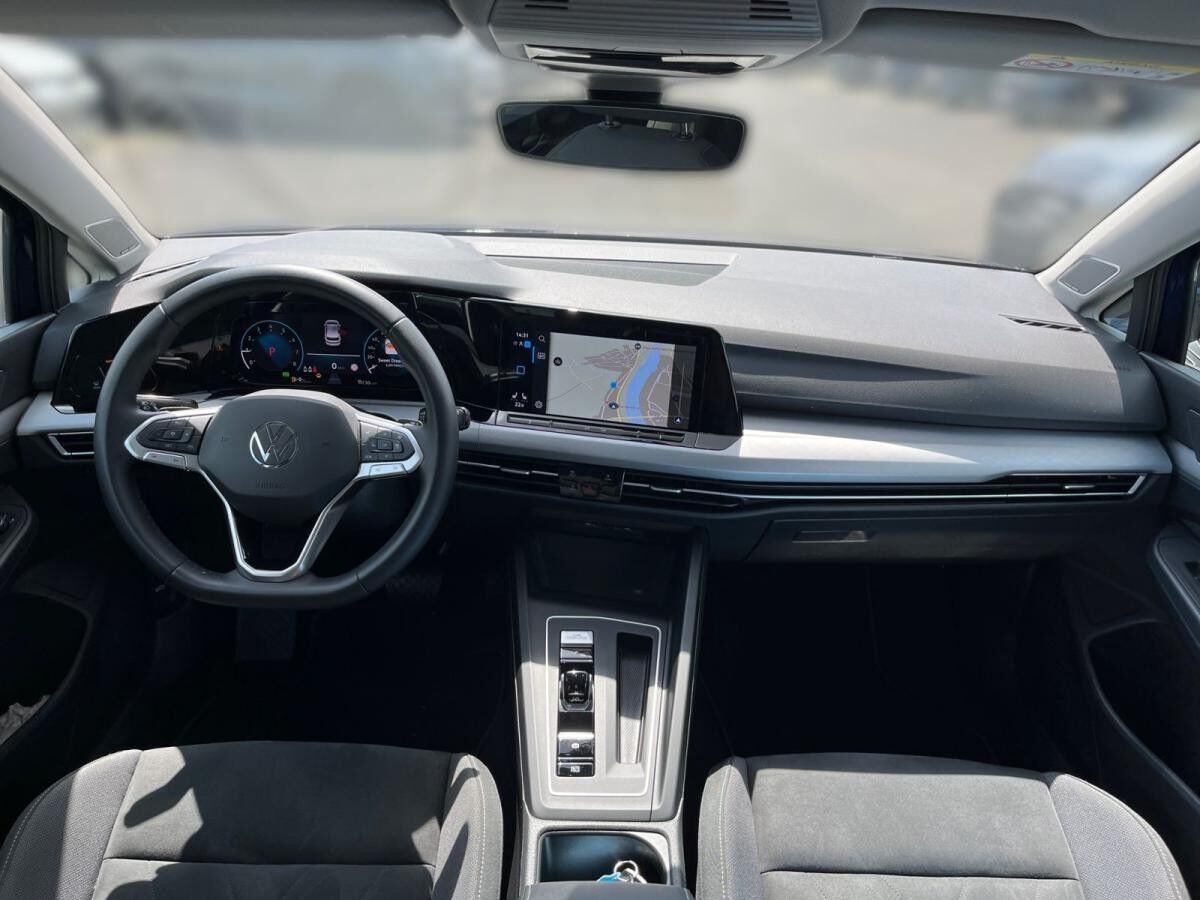 Volkswagen Golf VIII Life 1.5eTSI DSG / Navi, LED, RFK, ACC