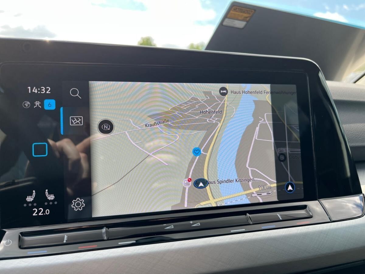 Volkswagen Golf VIII Life 1.5eTSI DSG / Navi, LED, RFK, ACC