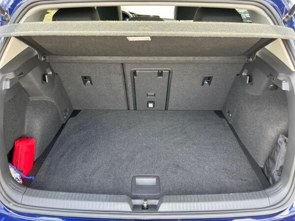 Volkswagen Golf VIII Life 1.5eTSI DSG / Navi, LED, RFK, ACC