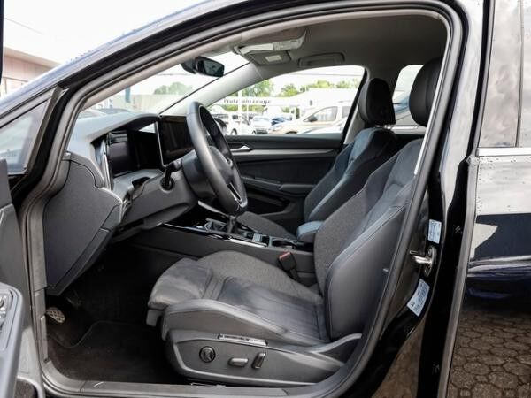 Volkswagen Golf VIII 1,5 TSI Style ACC Navi R-Kamera LED 17"