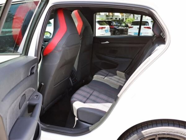 Volkswagen Golf GTI 2,0 l TSI DSG/KOMFORTP./BUSINESSP./HARMAN KARDON/PANO