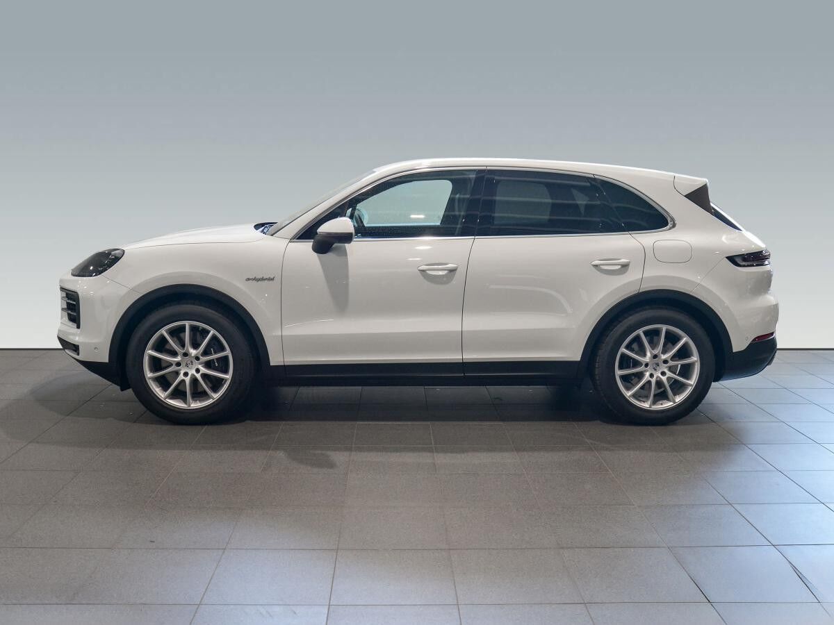 Porsche Cayenne E-Hybrid SOFORT Verfügbar / PASM / AHK / Bose