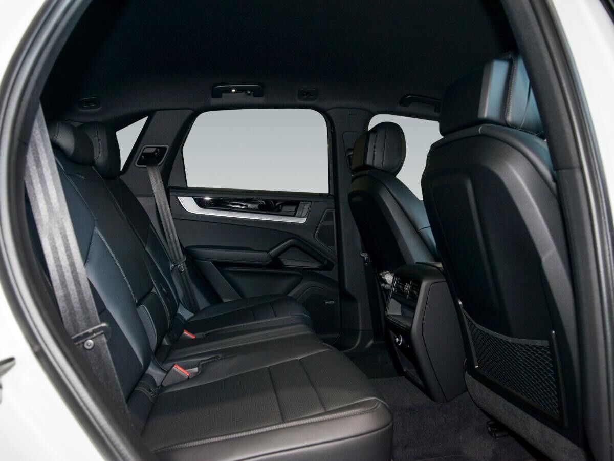 Porsche Cayenne E-Hybrid SOFORT Verfügbar / PASM / AHK / Bose