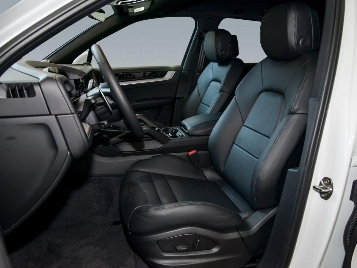 Porsche Cayenne E-Hybrid SOFORT Verfügbar / PASM / AHK / Bose