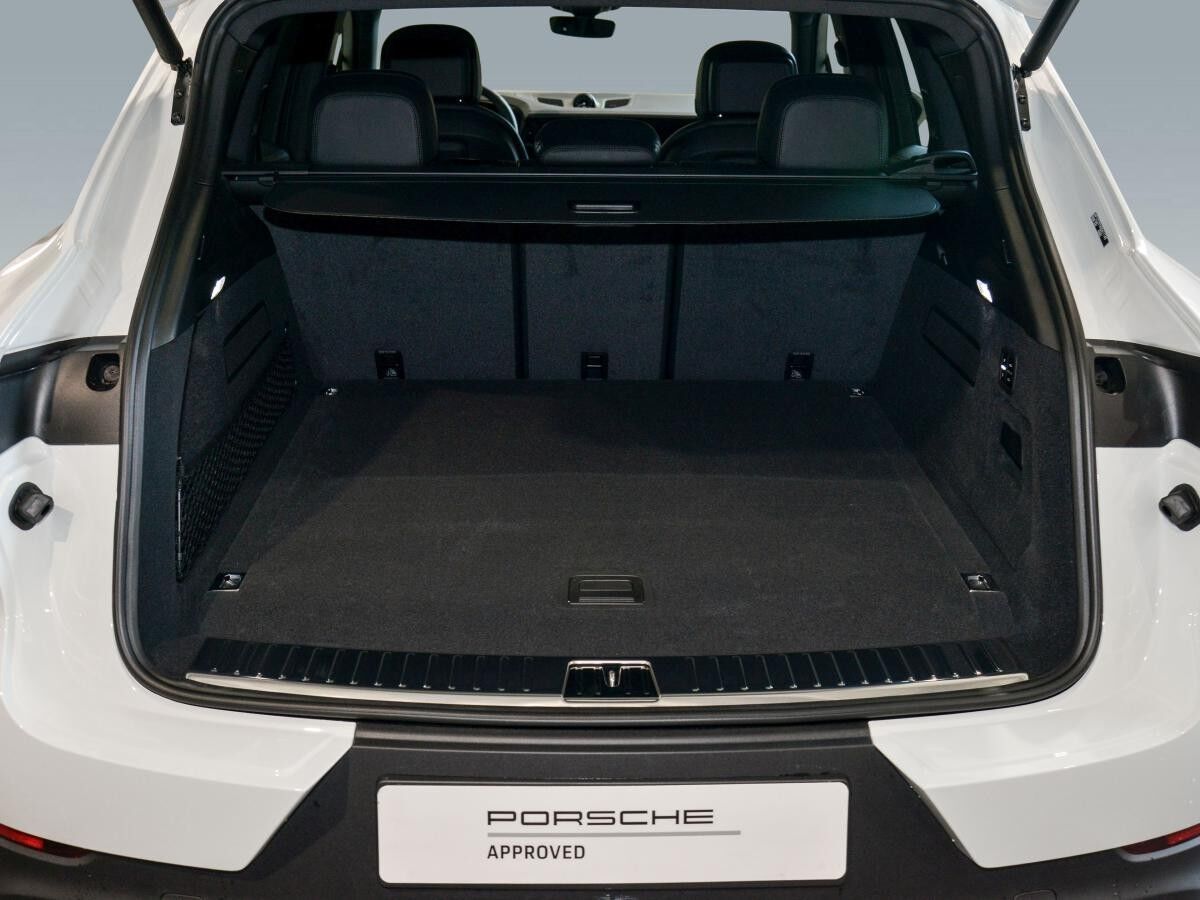 Porsche Cayenne E-Hybrid SOFORT Verfügbar / PASM / AHK / Bose