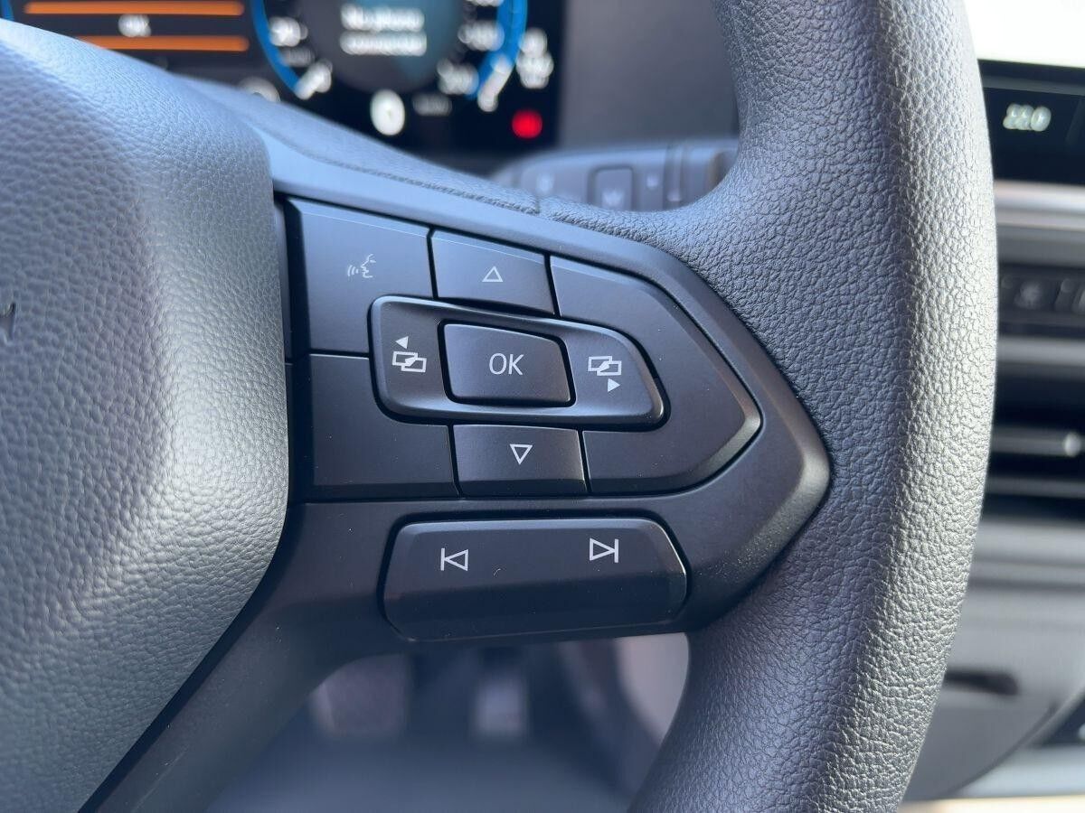 Volkswagen Transporter T7 Kombi 2.0 TDI Automatik Langer Radst