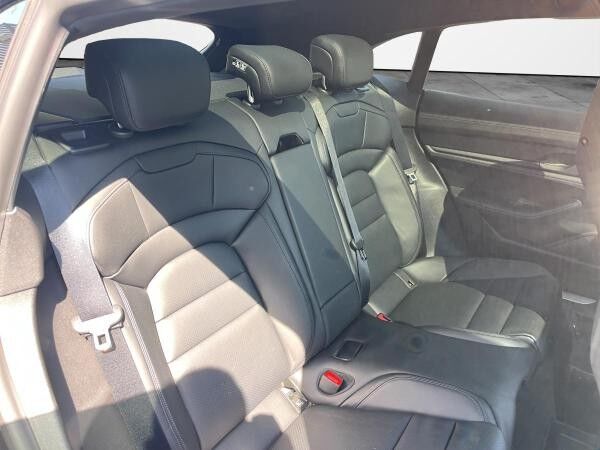 Porsche Taycan Sport Turismo Facelift *Sonderleasing*