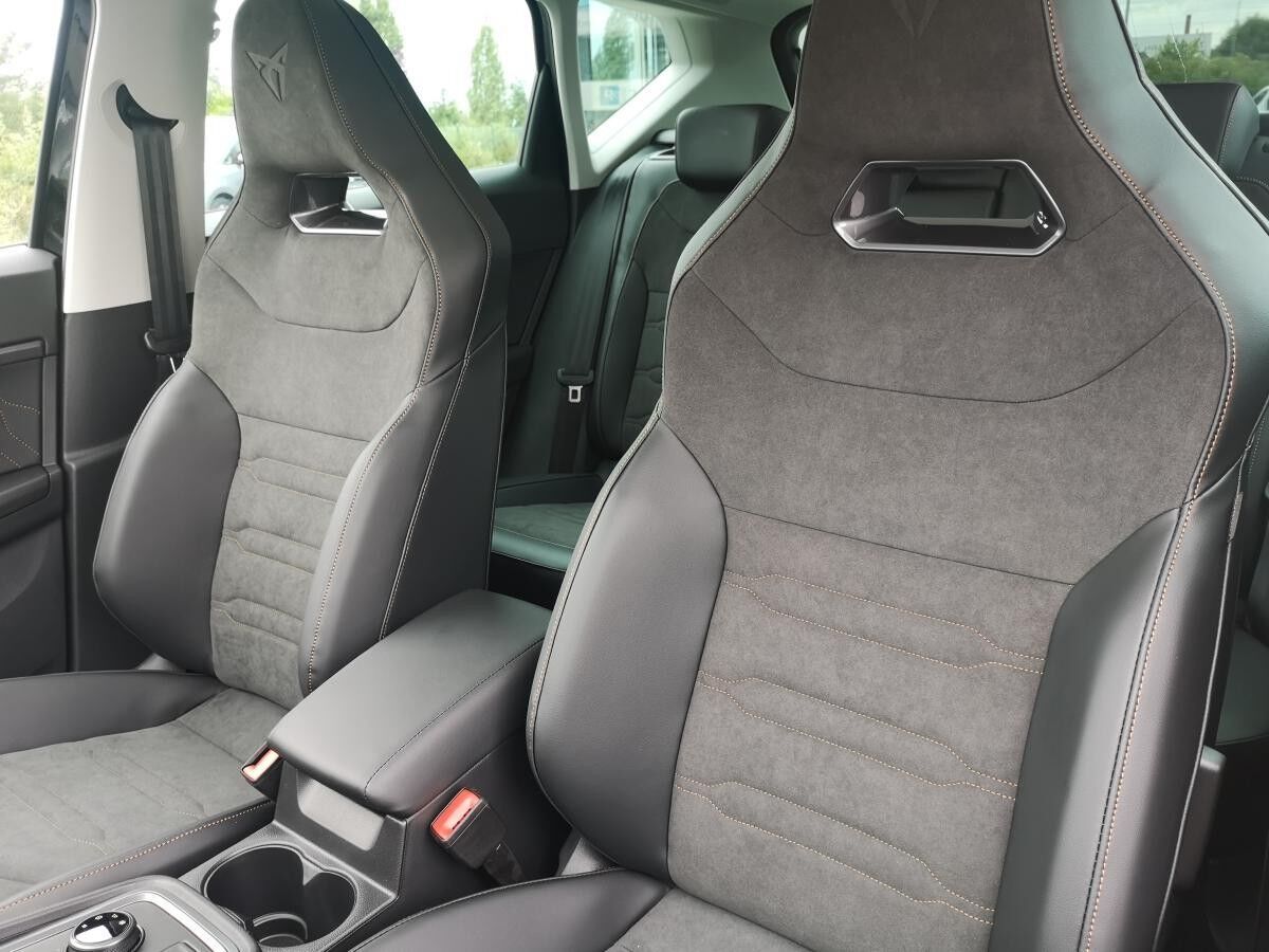 Cupra Ateca 2.0TSI DSG 4Drive 190PS Schiebedach AHK TopView