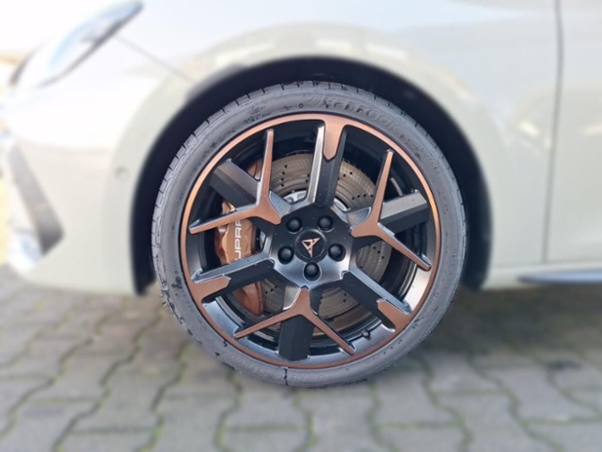 Cupra Leon SP VZ 2.0TSI 245kW (333 PS) *DSG*4Drive*AHK*Pano*Travel-Ass.*Matrix*Sennheiser*Privatkunden*