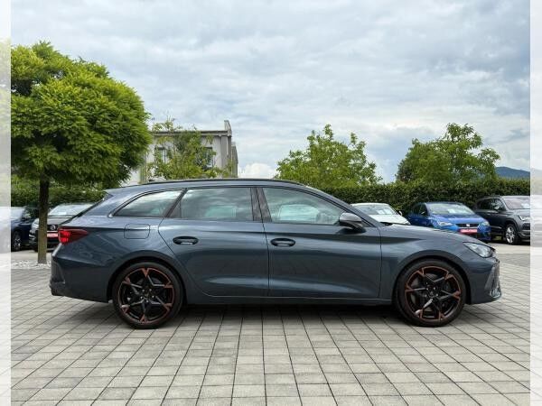 Cupra Leon Sportstourer VZ 2.0 TSI 245 kW DSG (UVP 64.012€/SOFORT) PANO/NAV/AHK/SIDE/MATRIX/SENNH./UVM.