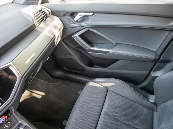 Audi Q3 S line 40 TFSI quattro