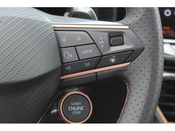 Cupra Leon 1.5 TSI DSG e-Hybrid KAMERA ACC APP CONNECT GRA 18