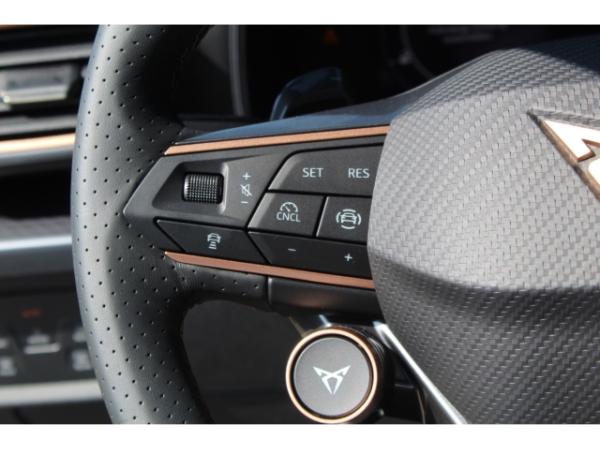 Cupra Leon 1.5 TSI DSG e-Hybrid VZ NAVI LED KAMERA DCC 19