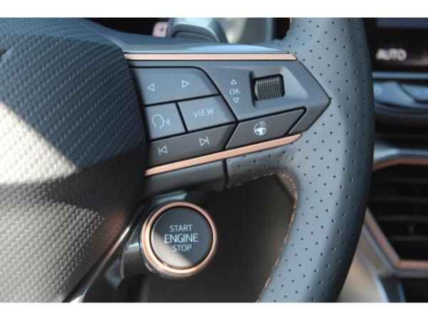 Cupra Leon 1.5 TSI DSG e-Hybrid VZ NAVI LED KAMERA DCC 19