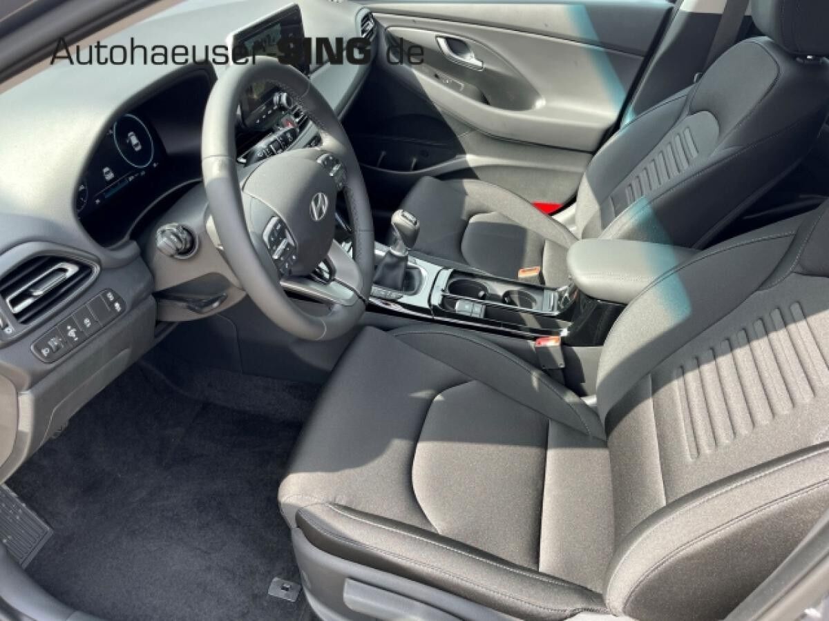 Hyundai i30 i30cw M-Hybrid Navi LED Kamera SHZ PDC CarPlay