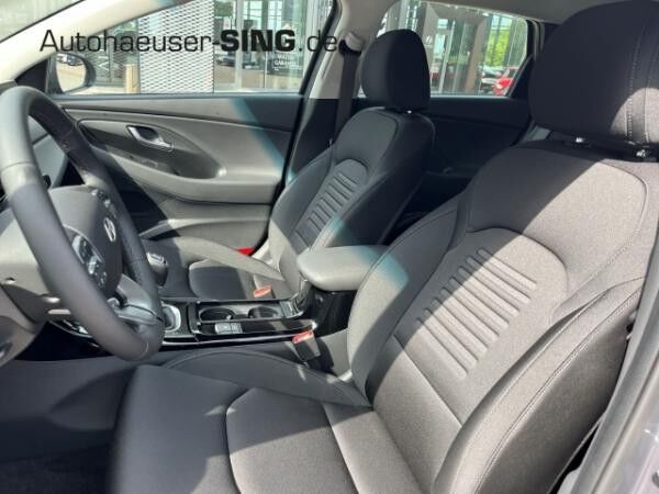 Hyundai i30 cw M-Hybrid Navi LED Kamera SHZ PDC CarPlay