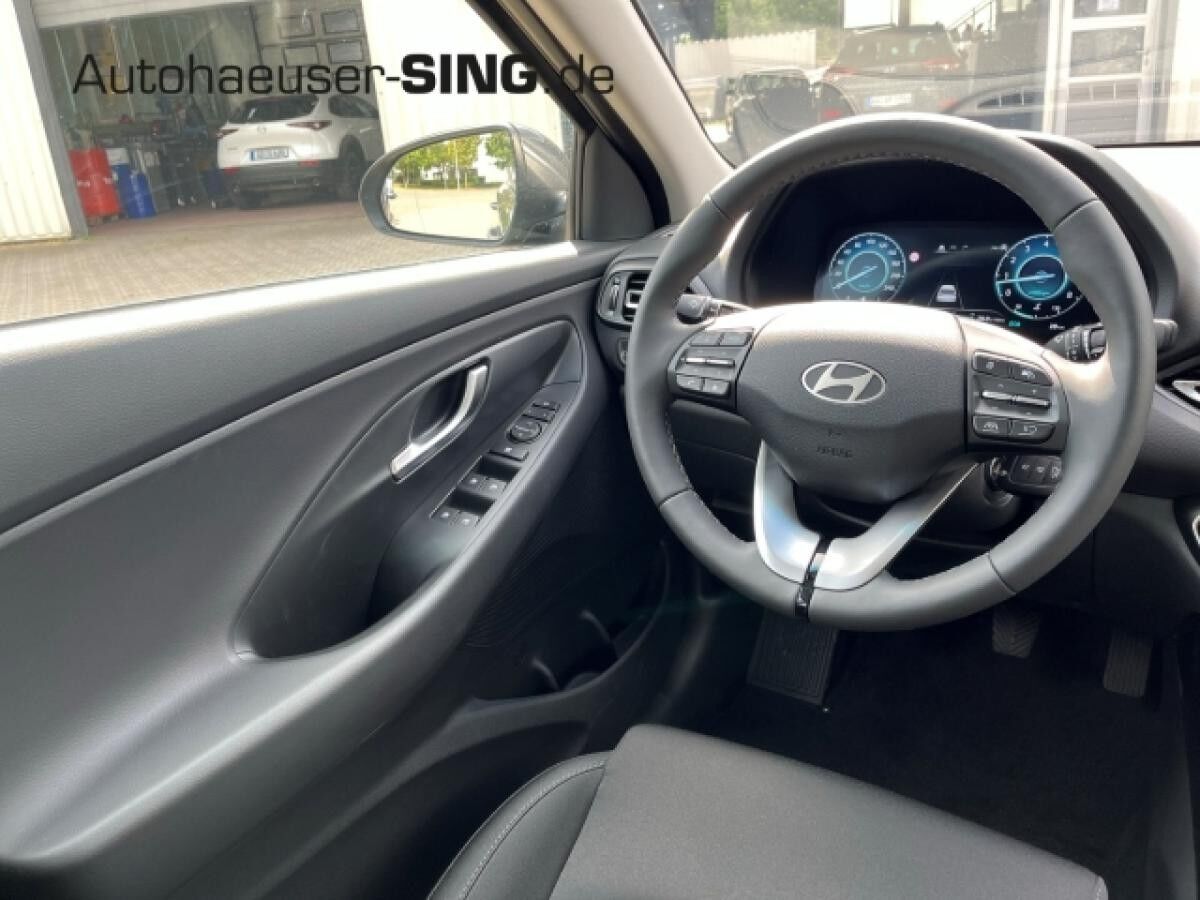 Hyundai i30 i30cw M-Hybrid Navi LED Kamera SHZ PDC CarPlay