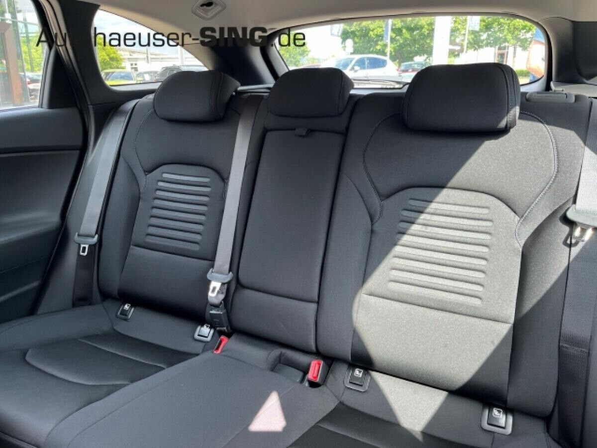 Hyundai i30 i30cw M-Hybrid Navi LED Kamera SHZ PDC CarPlay