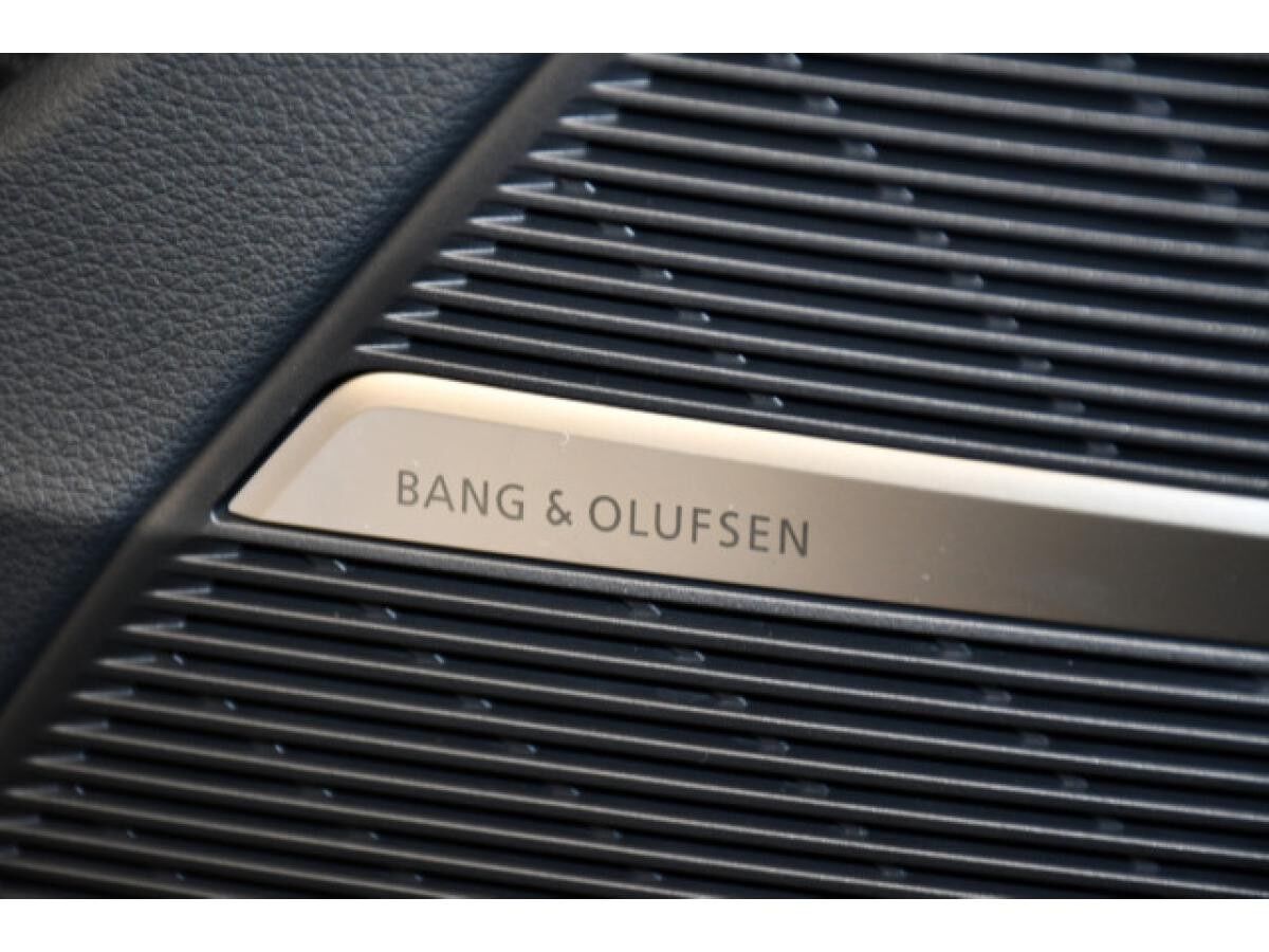 Audi SQ7 Audi exlusive Verde Ermes metallic HD Matrix LED-Scheinwerfer  Panorama-Glasdach Nachtsichtassistent