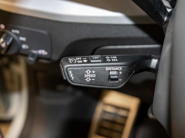 Audi SQ2 TFSI 221(300) S tronic AHK SHZ Keyless PDC