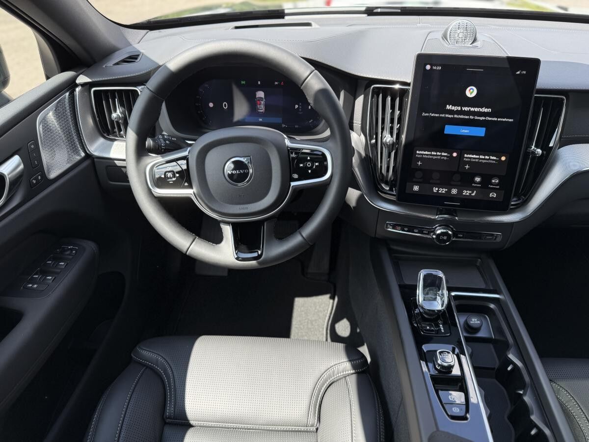 Volvo XC60 B5 AWD ULTRA BLACK EDITION - sofort lief. -