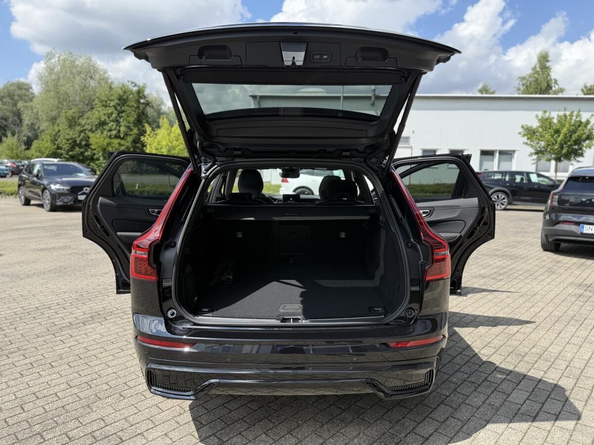 Volvo XC60 B5 AWD ULTRA BLACK EDITION - sofort lief. -
