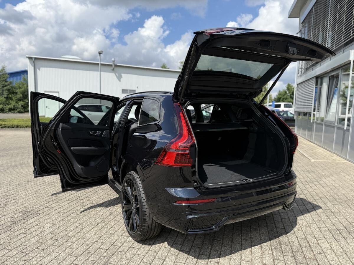 Volvo XC60 B5 AWD ULTRA BLACK EDITION - sofort lief. -
