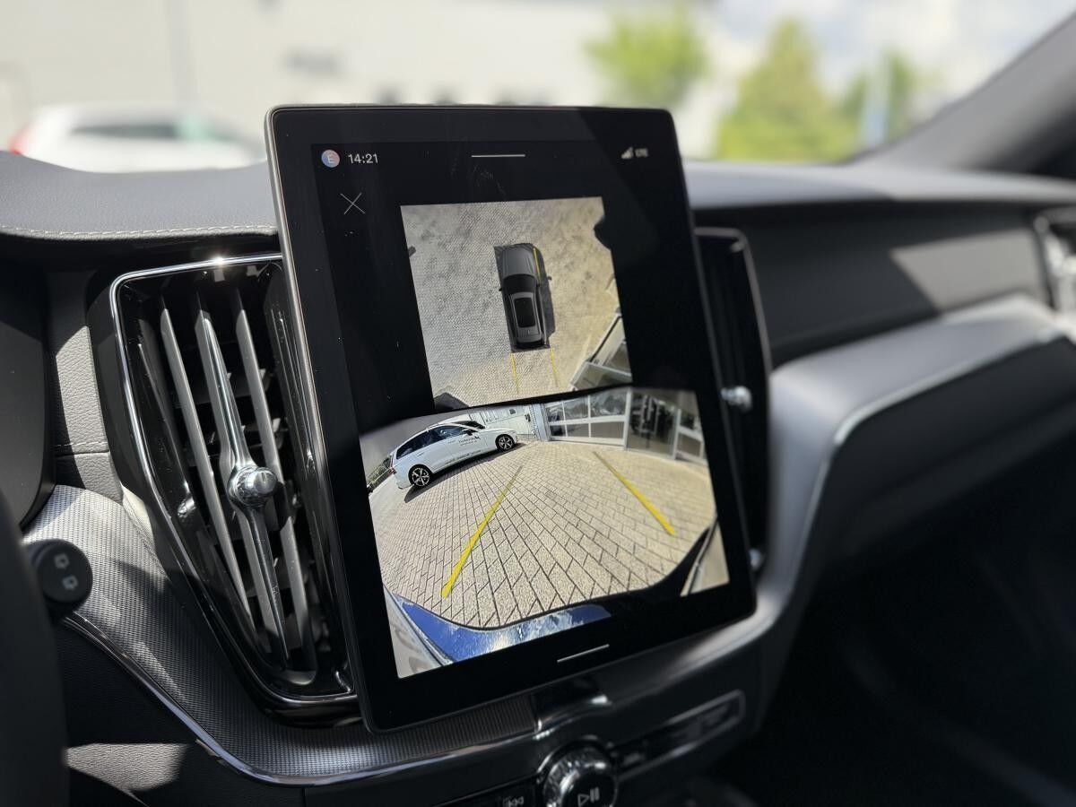 Volvo XC60 B5 AWD ULTRA BLACK EDITION - sofort lief. -