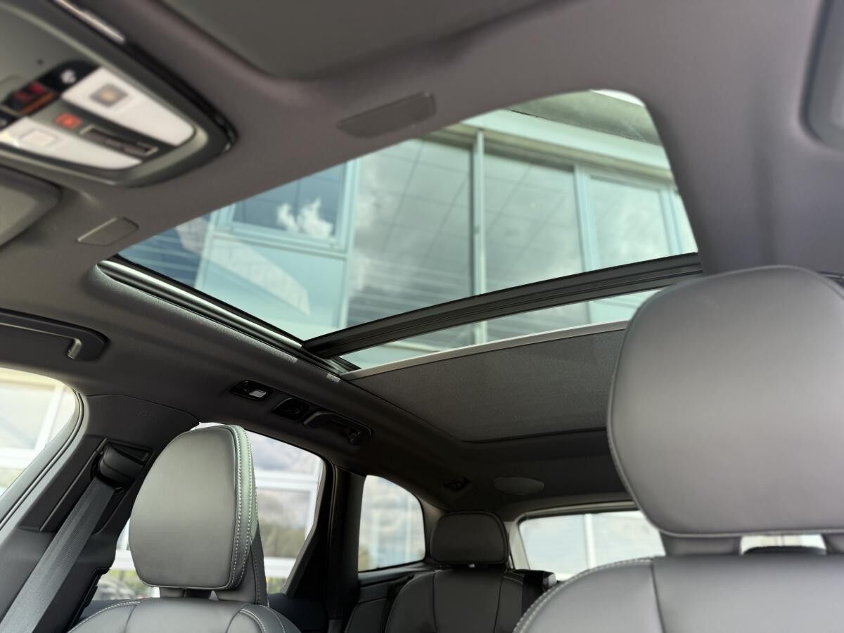 Volvo XC60 B5 AWD ULTRA BLACK EDITION - sofort lief. -