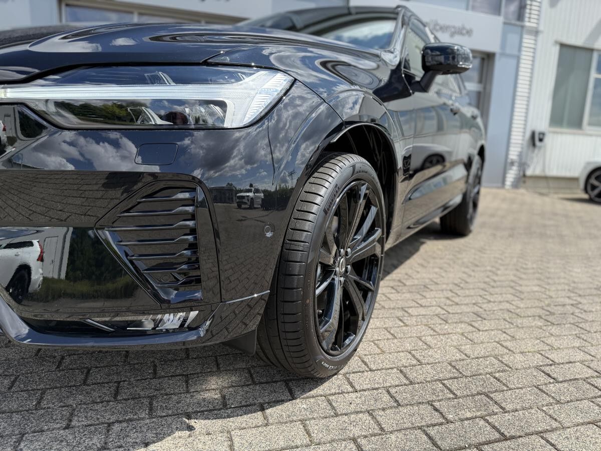 Volvo XC60 B5 AWD ULTRA BLACK EDITION - sofort lief. -