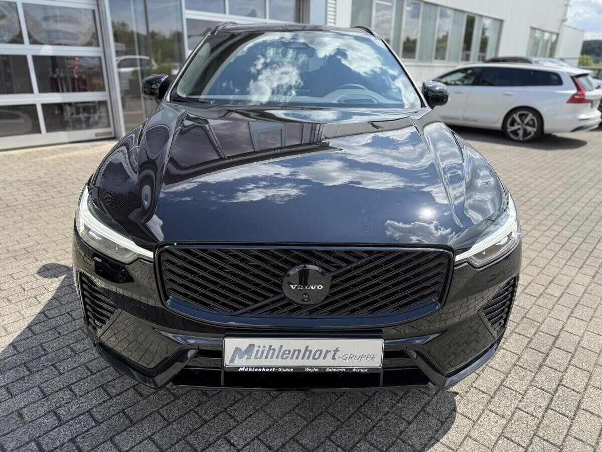 Volvo XC60 B5 AWD ULTRA BLACK EDITION - sofort lief. -