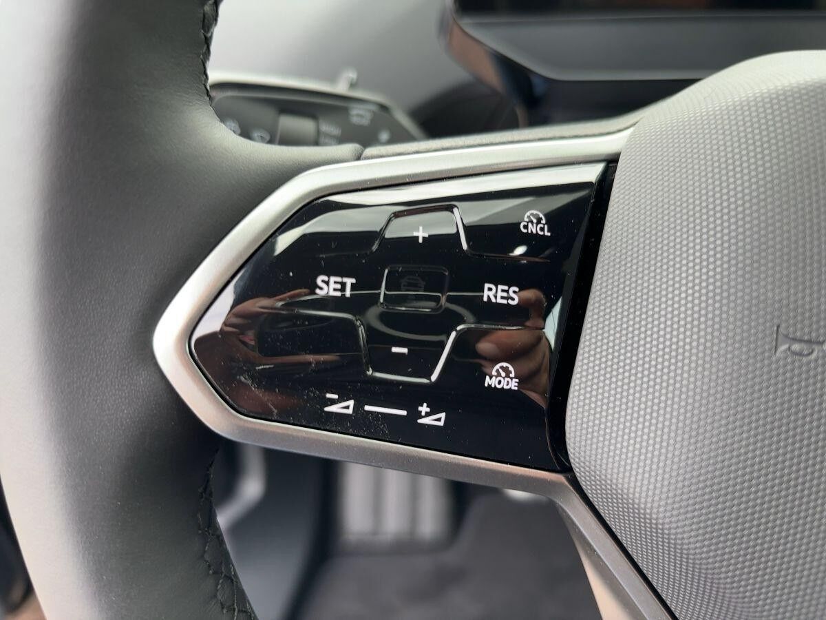 Volkswagen ID.4 PRO AHK WÄRMEPUMP MASSAGE AREA-VIEW HEAD-UP