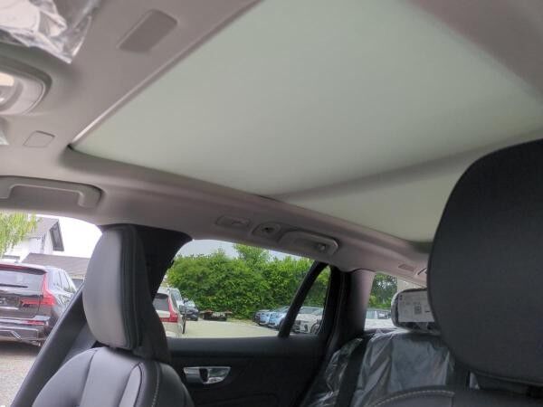 Volvo V60 T8 Twin Engine Ultra Dark Premium Paket AHK