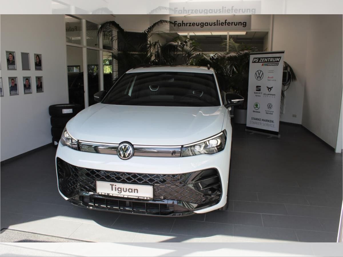 Volkswagen Tiguan R-Line Hybrid HD-Matrix Pano AHK Black Style