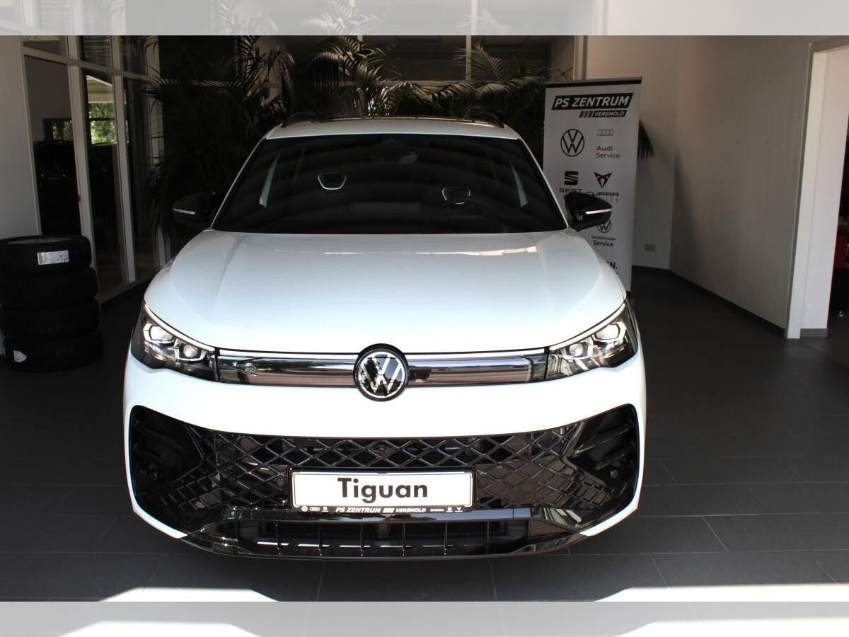 Volkswagen Tiguan R-Line Hybrid HD-Matrix Pano AHK Black Style