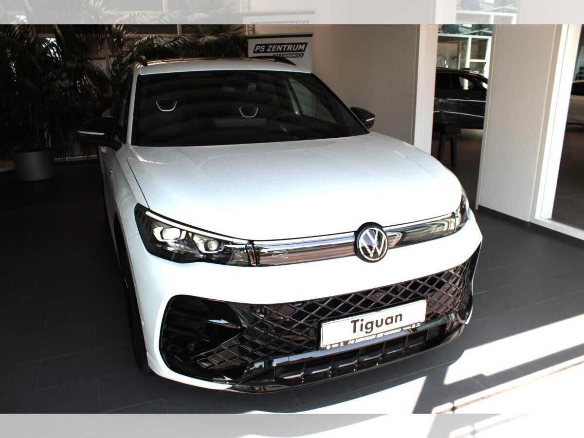 Volkswagen Tiguan R-Line Hybrid HD-Matrix Pano AHK Black Style