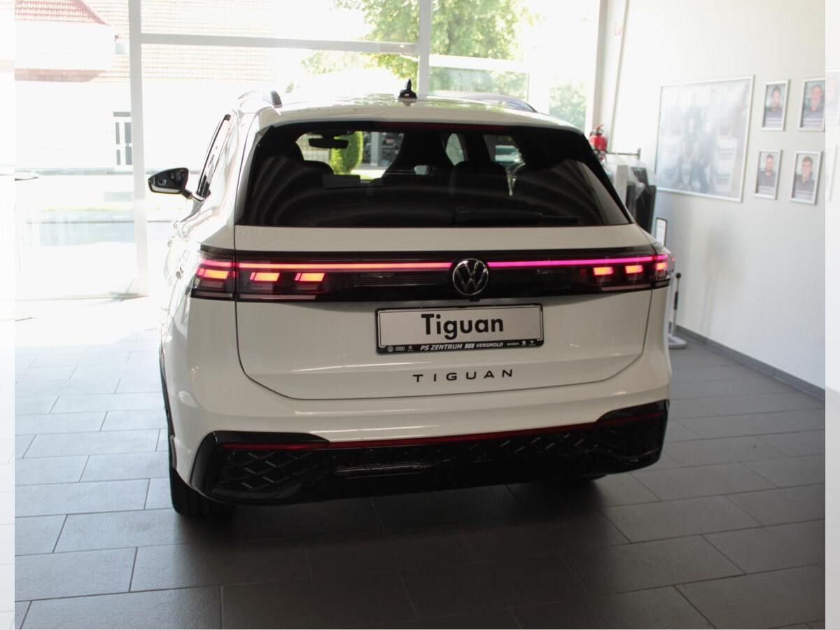 Volkswagen Tiguan R-Line Hybrid HD-Matrix Pano AHK Black Style