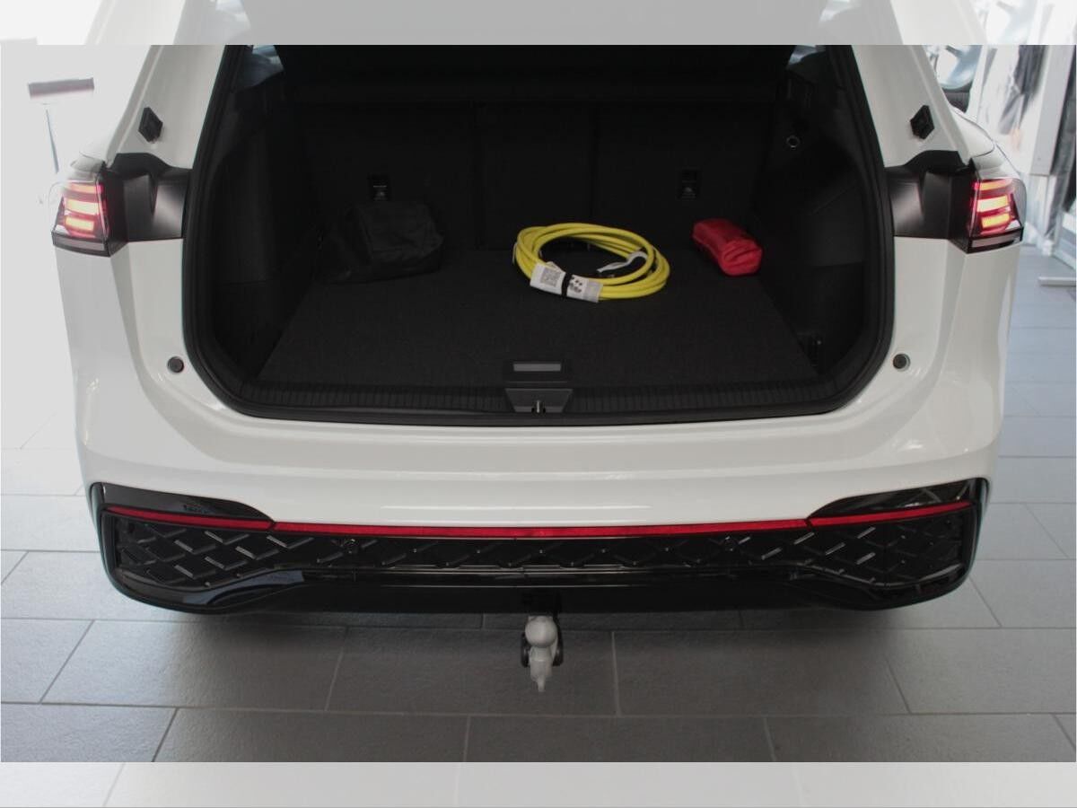 Volkswagen Tiguan R-Line Hybrid HD-Matrix Pano AHK Black Style