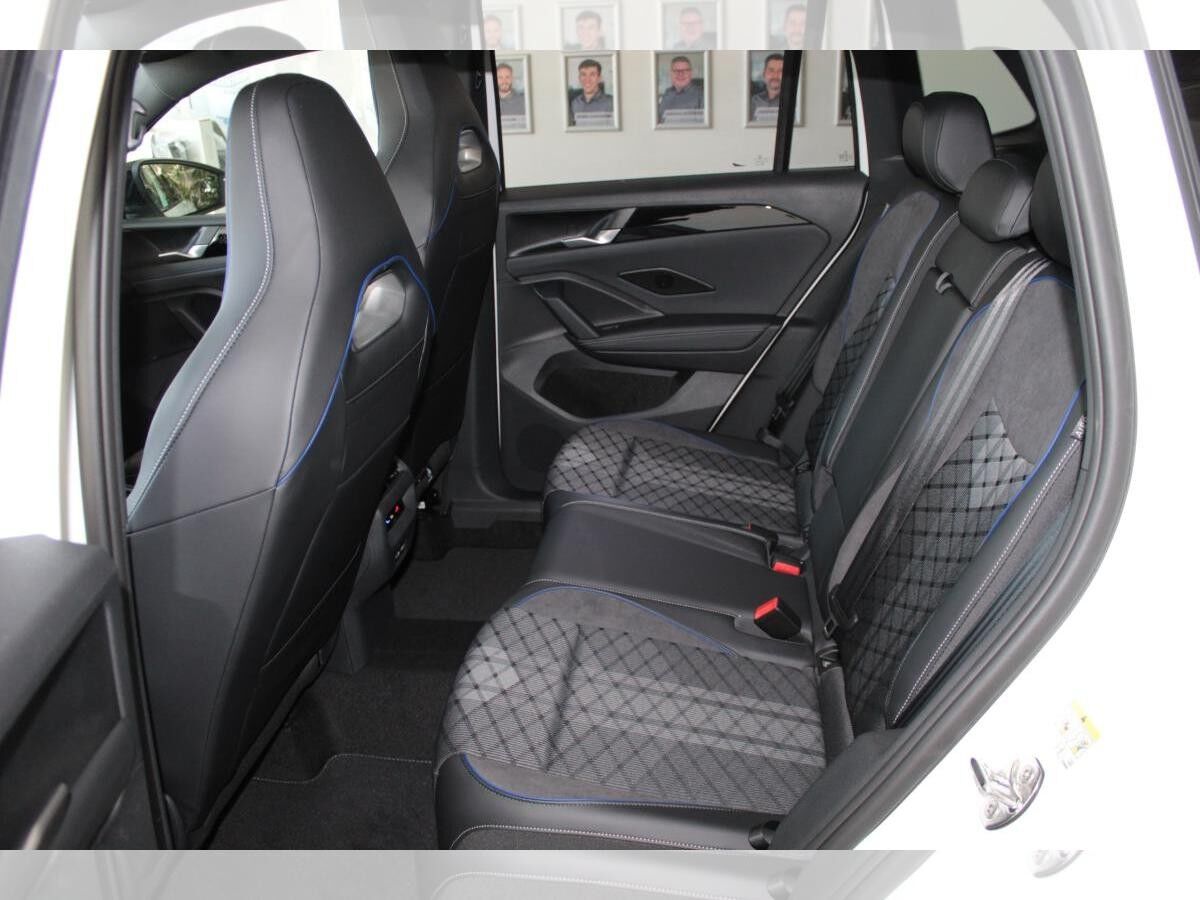 Volkswagen Tiguan R-Line Hybrid HD-Matrix Pano AHK Black Style