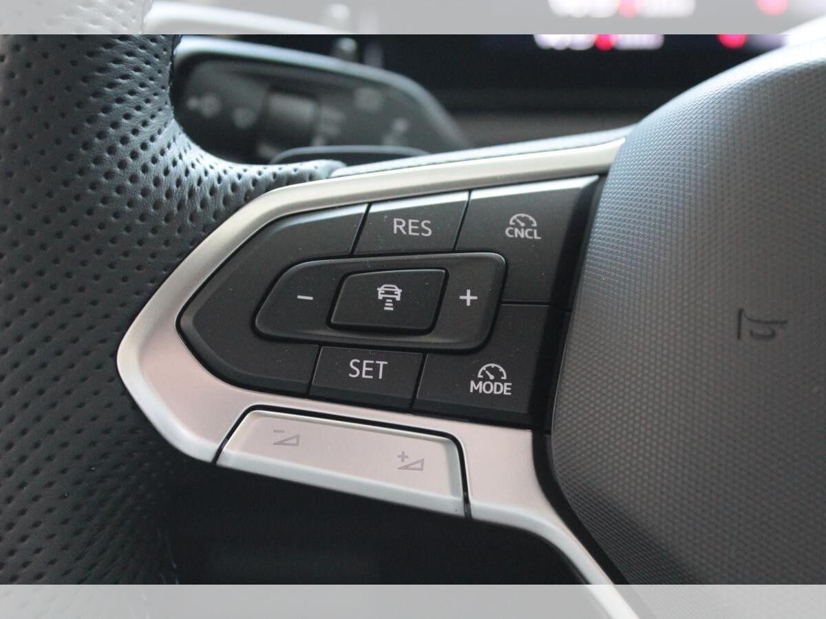 Volkswagen Tiguan R-Line Hybrid HD-Matrix Pano AHK Black Style