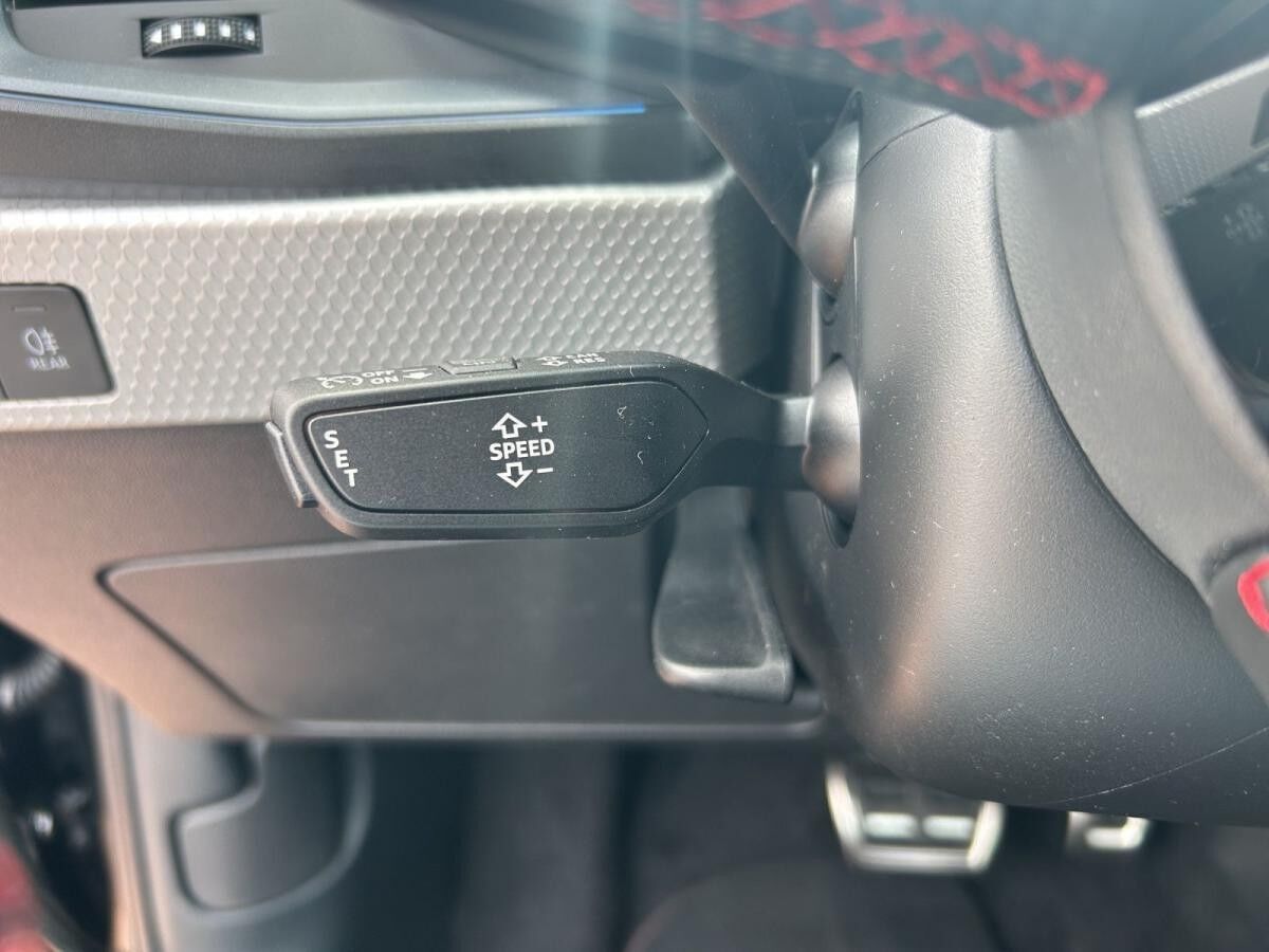 Audi A1 Sportback 30 TFSI S-LINE+LED+DCC+CARPLAY