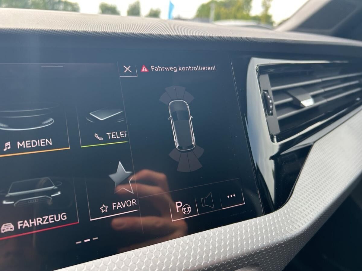 Audi A1 Sportback 30 TFSI S-LINE+LED+DCC+CARPLAY