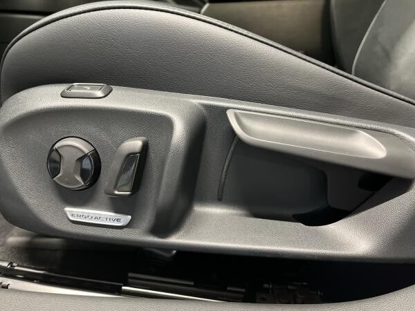 Volkswagen Passat Variant 1.5 eTSI DSG Business Massage