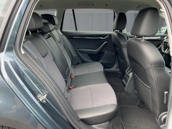 Skoda Octavia 1.5 TSI G-Tec Erdgas Combi Automatik AHK SHZ PDC Navi