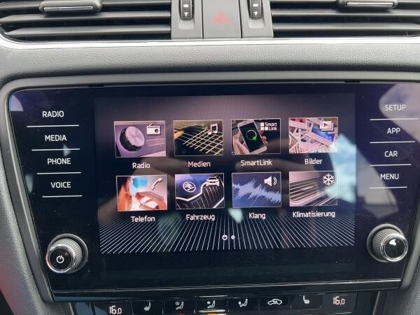 Skoda Octavia 1.5 TSI G-Tec Erdgas Combi Automatik AHK SHZ PDC Navi