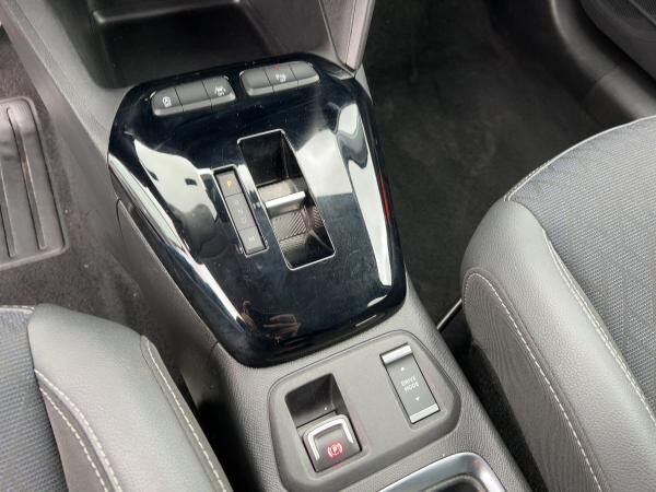 Opel Corsa F Elegance Automatik Kamera Sitzheizung