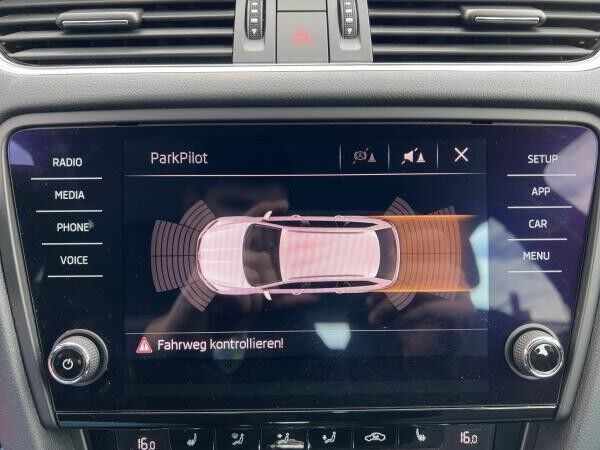 Skoda Octavia 1.5 TSI G-Tec Erdgas Combi Automatik AHK SHZ PDC Navi
