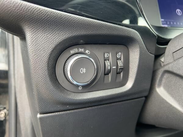 Opel Corsa F Elegance Automatik Kamera Sitzheizung