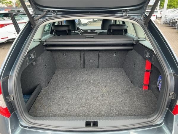 Skoda Octavia 1.5 TSI G-Tec Erdgas Combi Automatik AHK SHZ PDC Navi